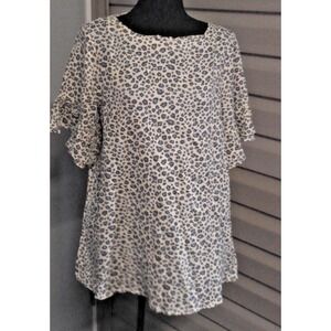 OTT NWT ANIMAL PRINT TOP WITH RUFFLED SLEEVES SIZE SMALL